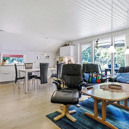 Carlene - 25km From The Sea By Interhome *